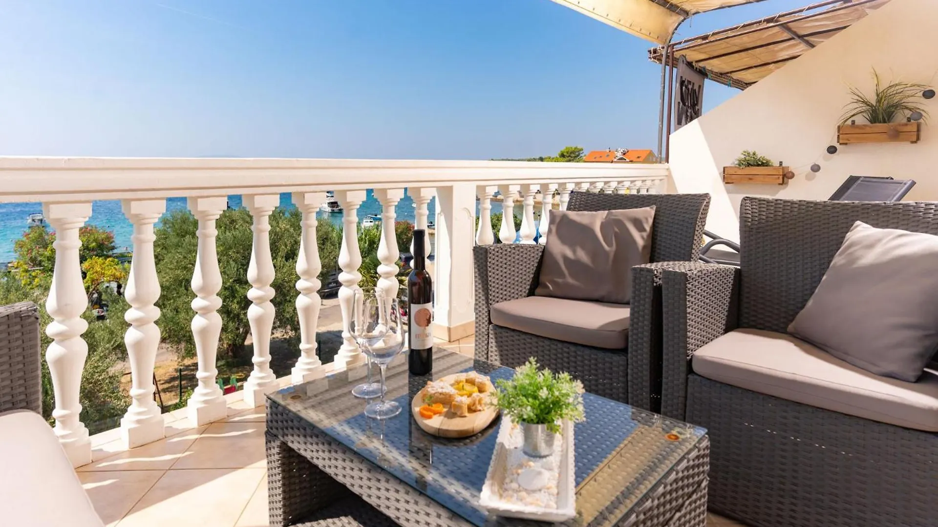Apartman Petra S Pogledom Na More Banjol Croatia