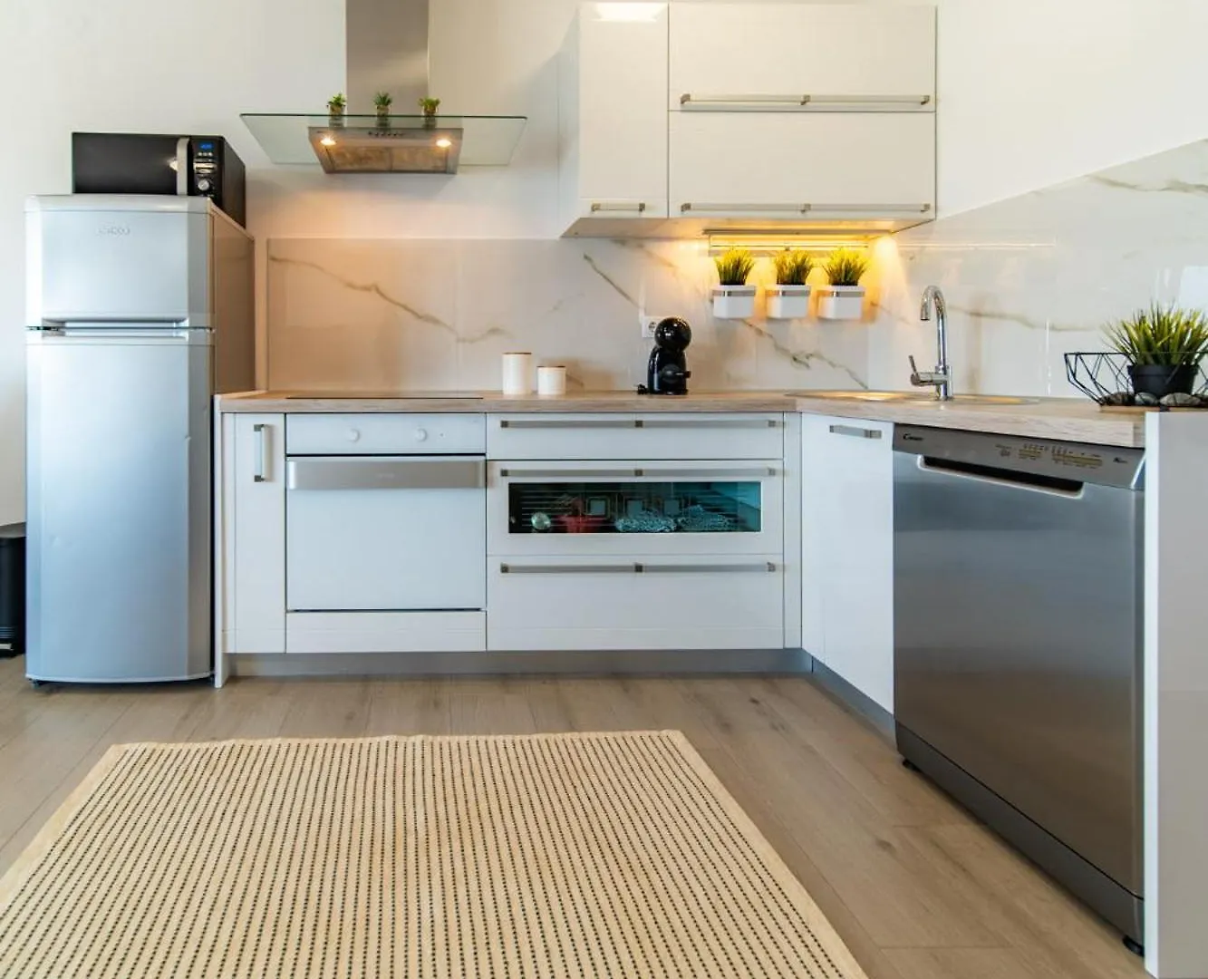 Apartman Petra S Pogledom Na More Banjol Croatia